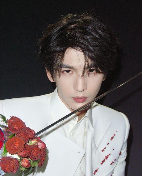 吃瓜娱乐圈张凌赫是谁,娱乐圈新晋“吃瓜王”的崛起之路